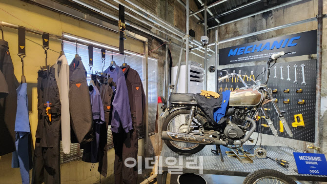 "특수 소재로 작업복" 코오롱FnC 볼디스트, 워크웨어 시장 선도
