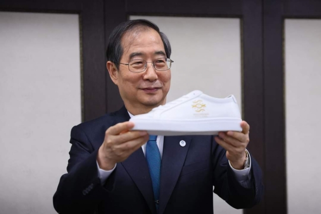 [우리가 보는 세상] 한덕수 총리의 새 운동화